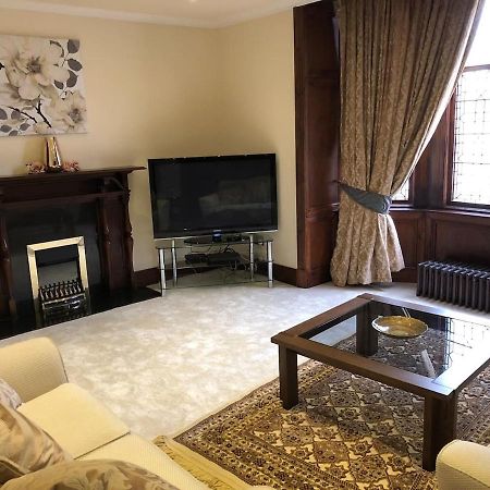 Beautiful 4-Bed Villa In Glasgow Luaran gambar