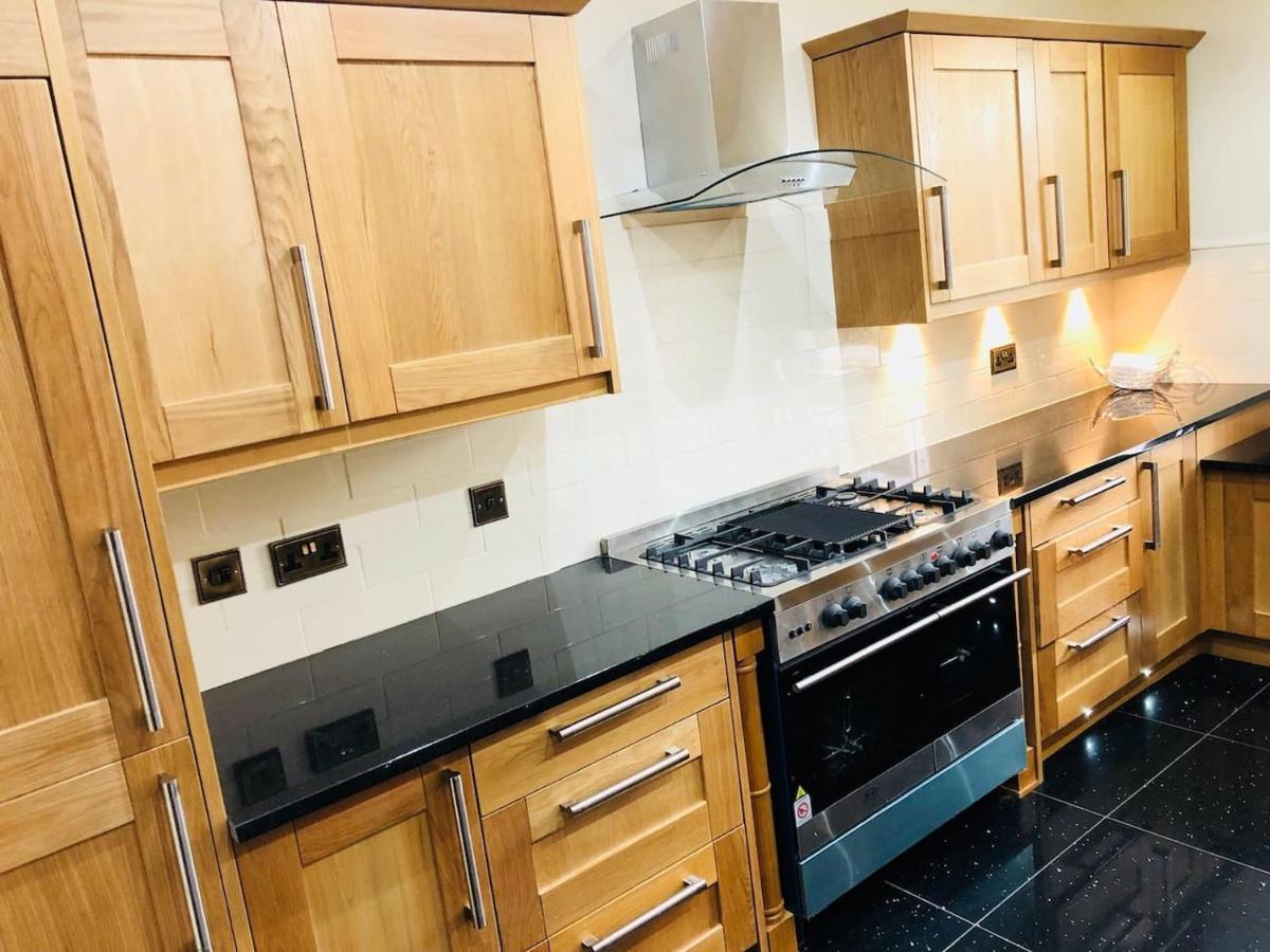 Beautiful 4-Bed Villa In Glasgow Luaran gambar