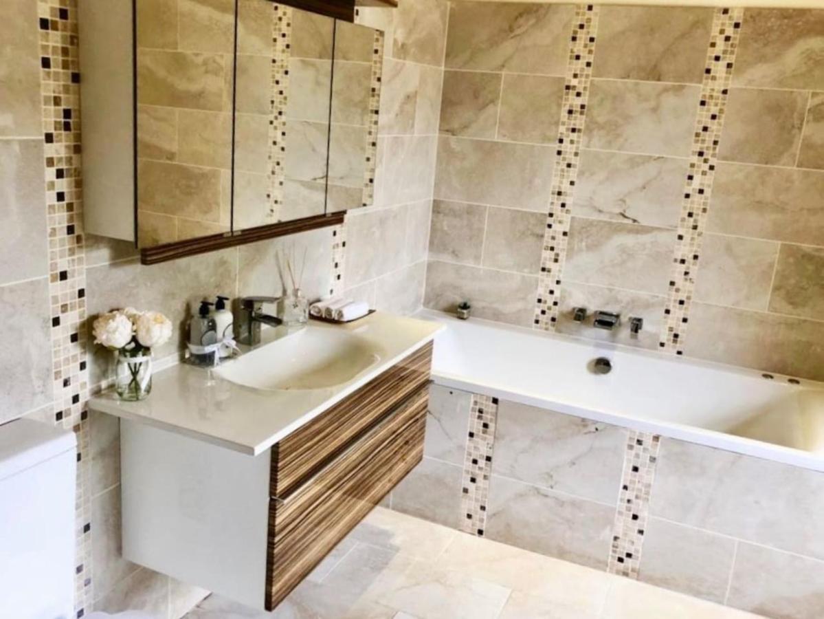 Beautiful 4-Bed Villa In Glasgow Luaran gambar