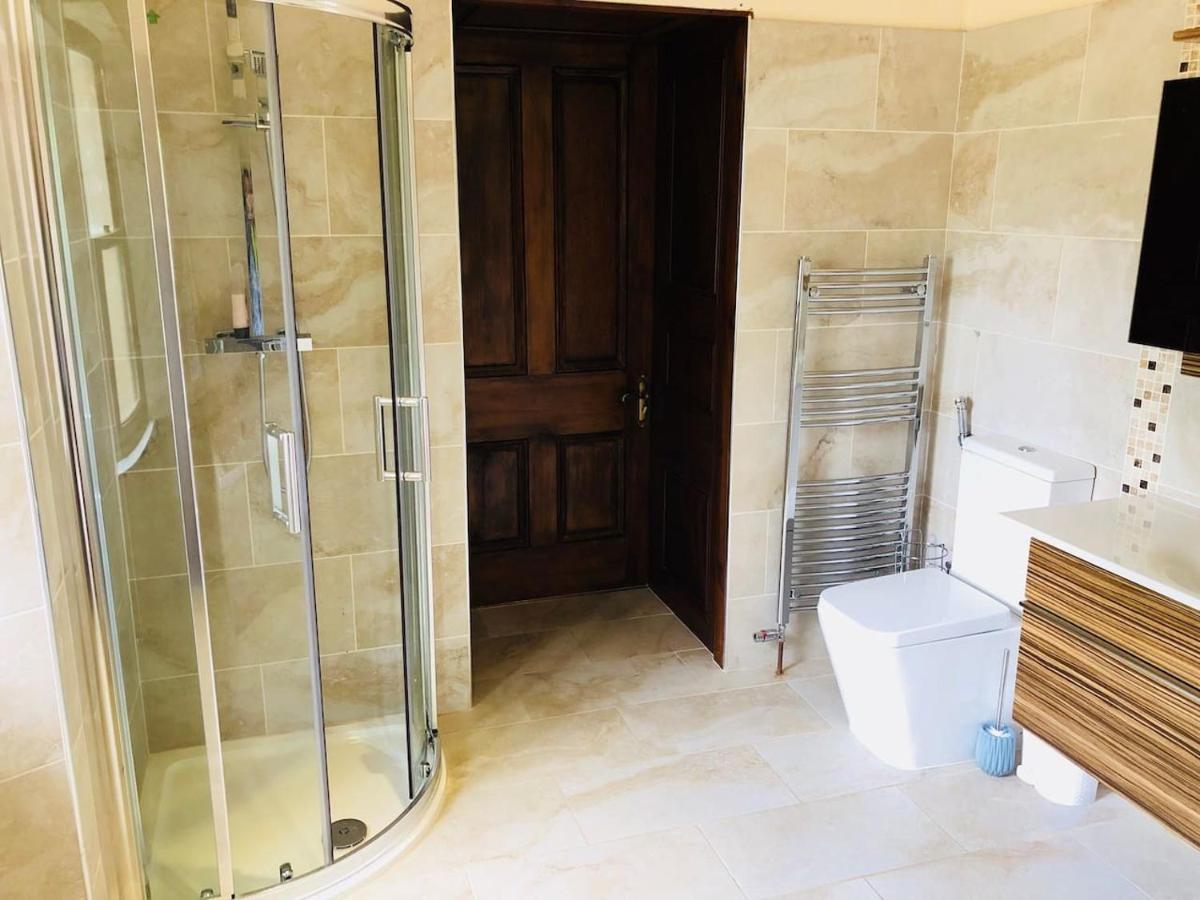 Beautiful 4-Bed Villa In Glasgow Luaran gambar